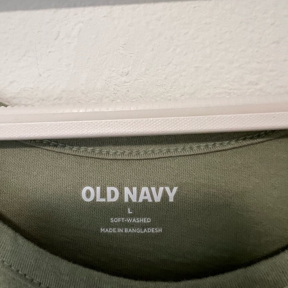 Old Navy Men’s Sage Green Soft-Washed Tank Top - Picture 2 of 6